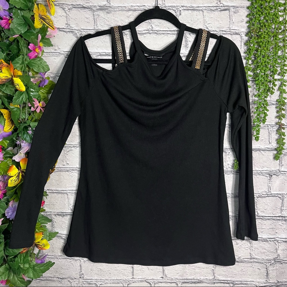 ^💙2/$40💙Rock & Republic Cutout Shoulder Ribbed Top Size Large